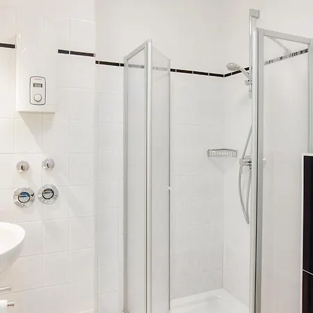 アパート 1 ハイリゲンハーフェン